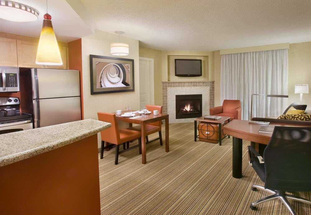 Residence Inn By Marriott Calgary Airport Zewnętrze zdjęcie