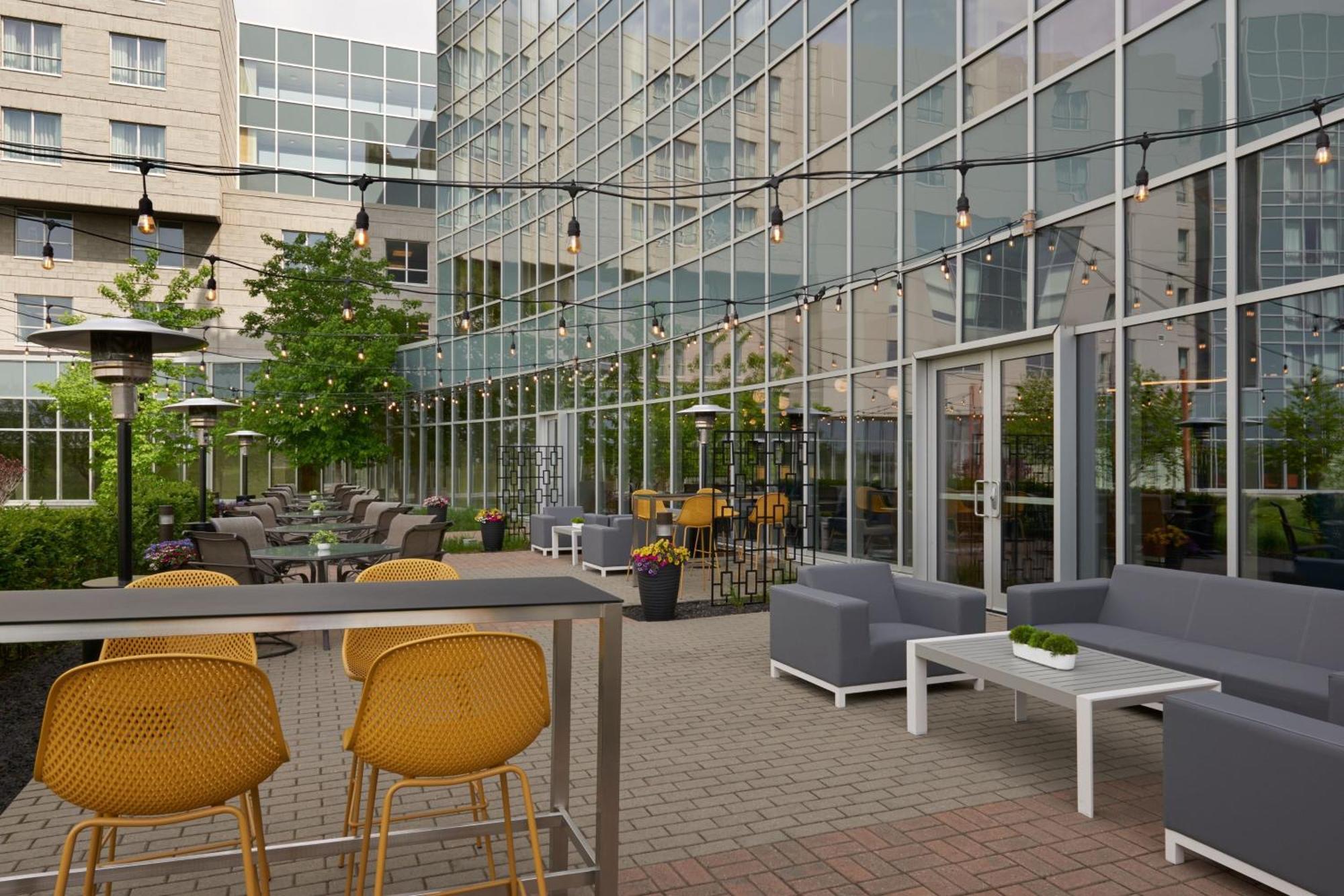Residence Inn By Marriott Calgary Airport Zewnętrze zdjęcie