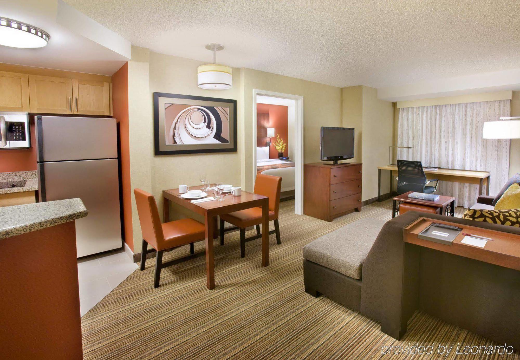 Residence Inn By Marriott Calgary Airport Pokój zdjęcie
